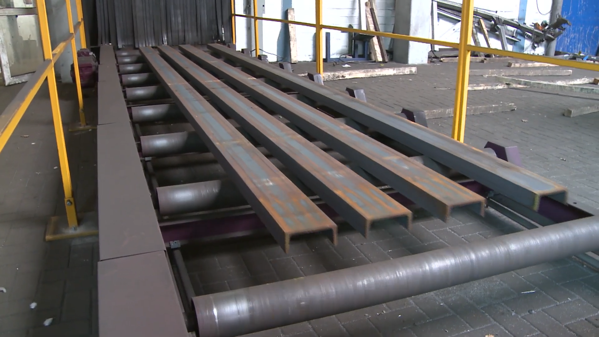 Disa-roller-conveyor-blasting-machine