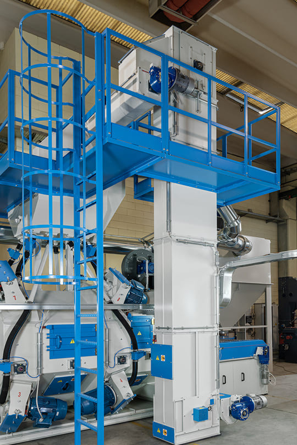 Disa-wire-mesh-belt-conveyor-shot-blasting-machine18