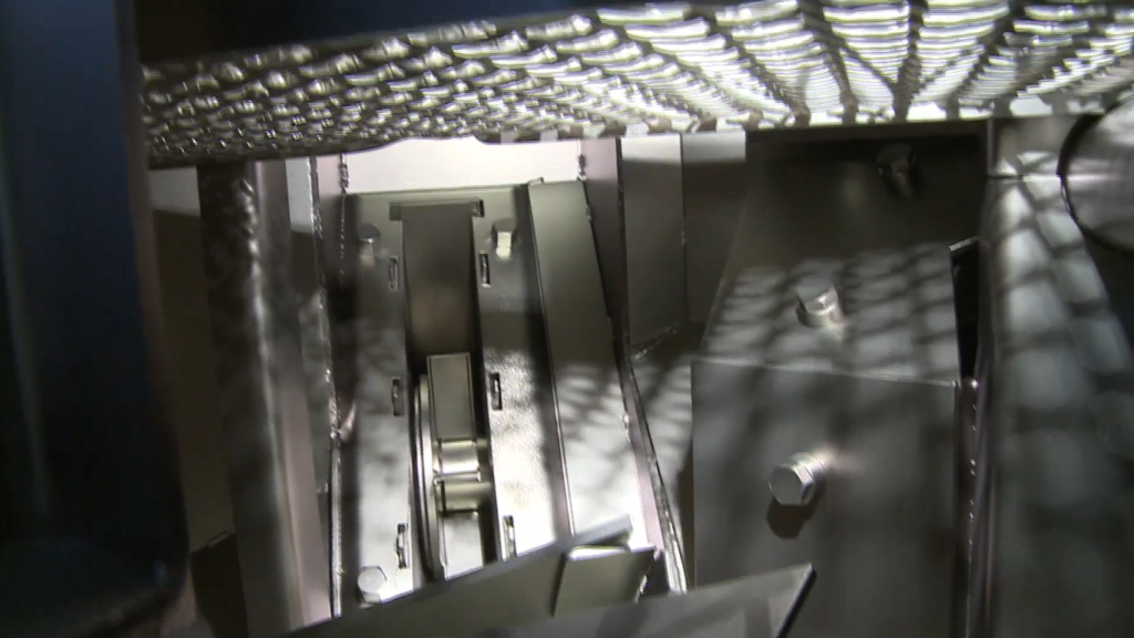 Disa-wire-mesh-belt-conveyor-shot-blasting-machine49